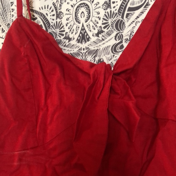 Red Pin-up style Camisole - Picture 2 of 3